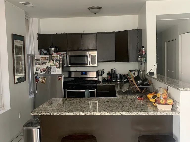 1000 W Armitage Ave #2B — Photo 2
