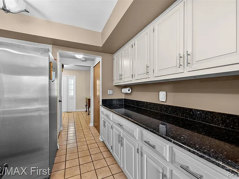 36010 Congress Rd — Photo 10