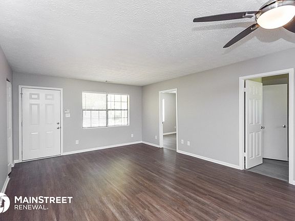 3rd image of 3283 Summer Ct W