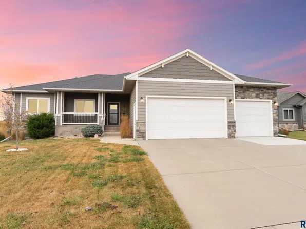 2509 S Silverthorne Ave, Sioux Falls, SD 57110