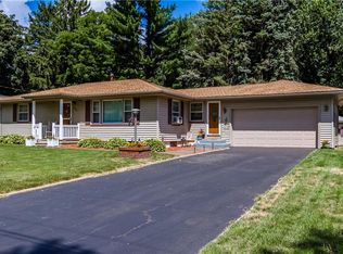 37 Brookdale Rd, Brockport, NY 14420