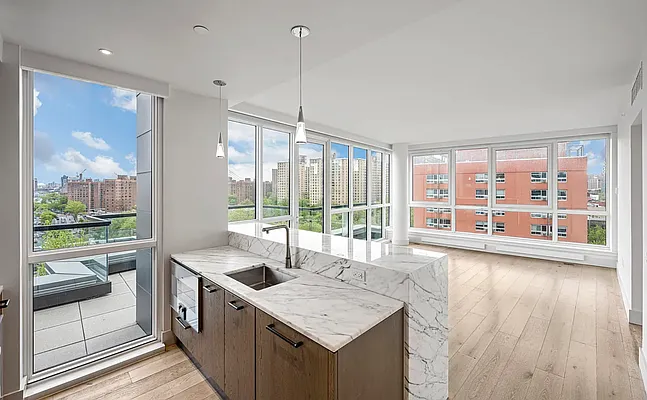 Rented by Manhattan Realty Group | media 19