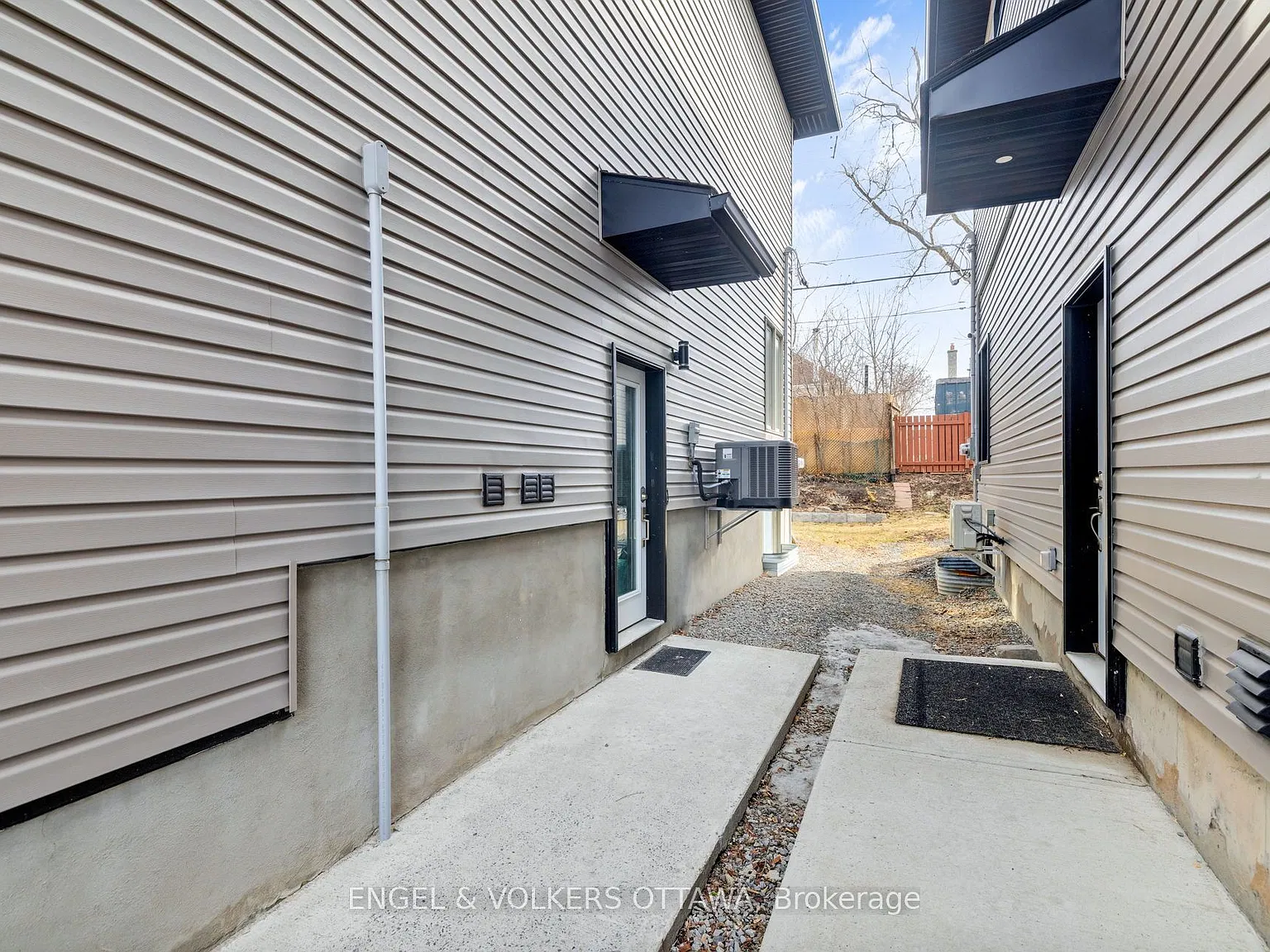 Studio, $1,400 — Photo 2