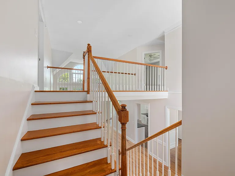 1204 Wynnwood Ct — Photo 35