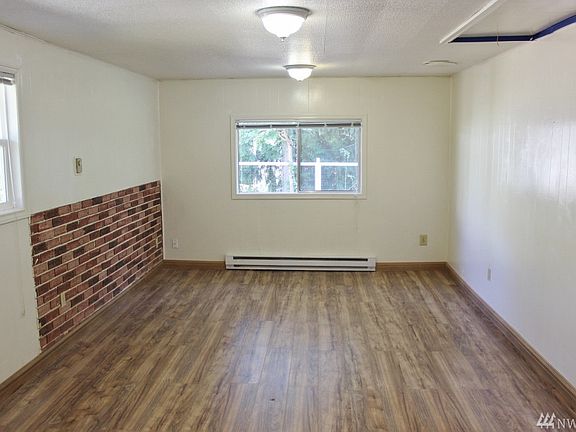 3rd image of 10516 46th Pl SE