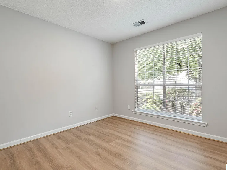 205 Brookhollow Dr — Photo 13
