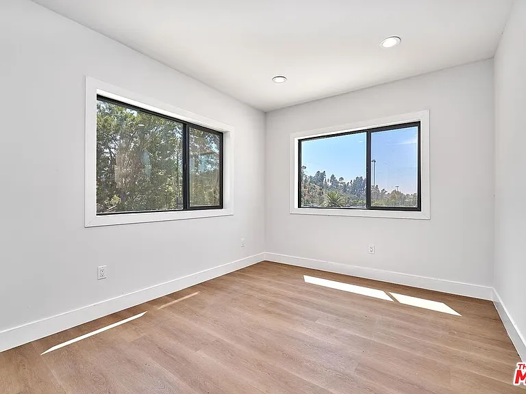 102 Marion Blvd — Photo 32