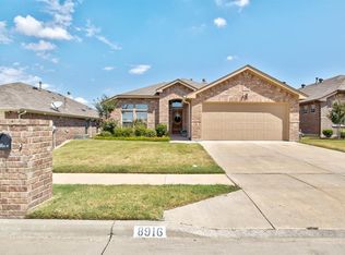 8916 Sunset Ct, White Settlement, TX 76108