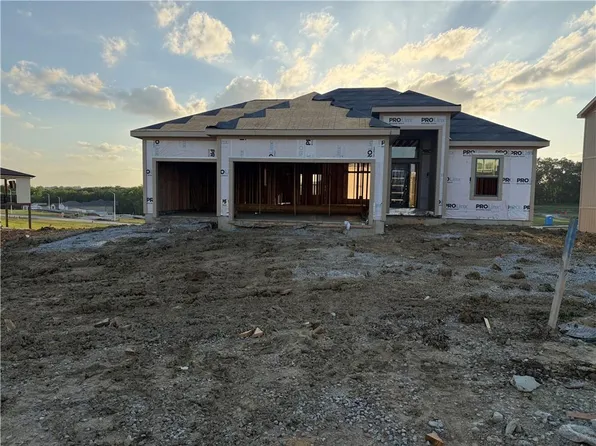 8304 NW 90th St, Kansas City, MO 64153