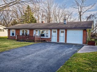 6000 Godfrey Rd, Burt, NY 14028