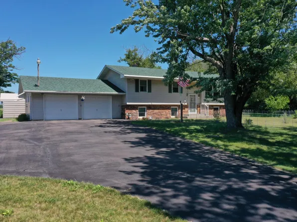 5276 392nd St, North Branch, MN 55056