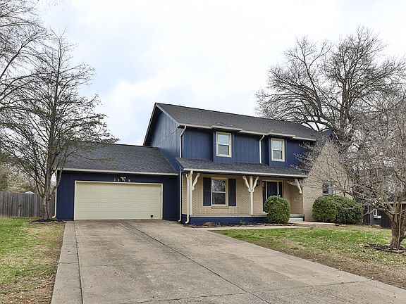 3rd image of 1315 S Oak Run Place