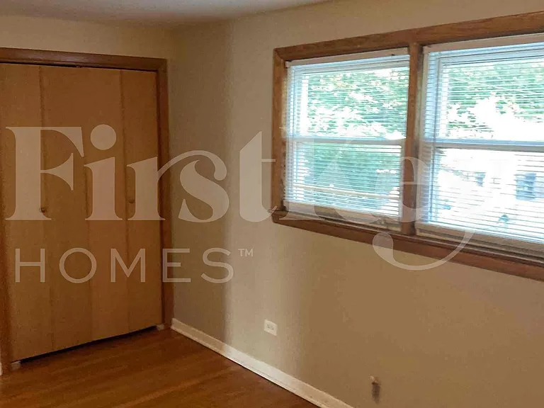 8725 S Luella Ave — Photo 10