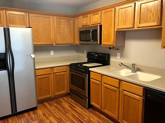 3rd image of 2410 Simpkins Farm Dr