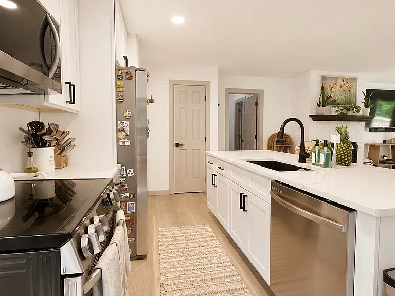 298 High Meadow Dr — Photo 3