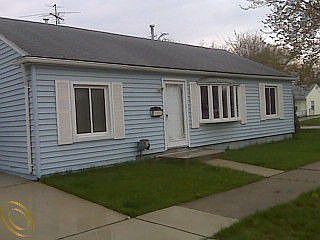2nd image of 26374 Normandy St