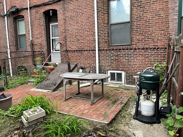 102 Magazine St #1 — Photo 6