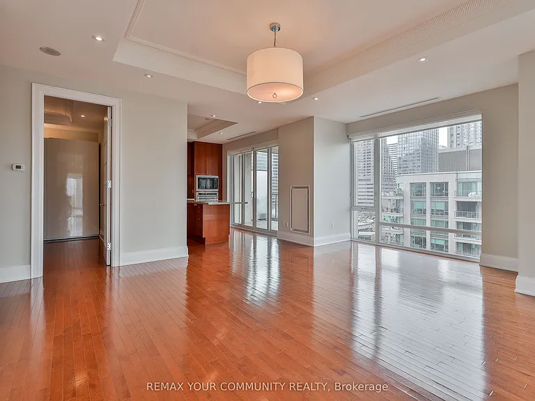80 Yorkville Ave #802 — Photo 11