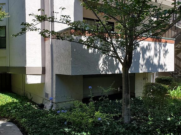 2nd image of 615 San Conrado Ter Unit 4