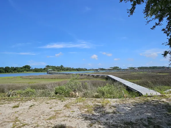 7919 Pelican Bay Dr, Awendaw, SC 29429