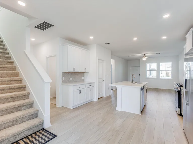 13917 Gilwell Dr — Photo 4