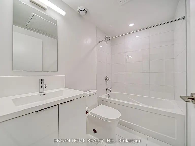 230 Simcoe St #1921 — Photo 19