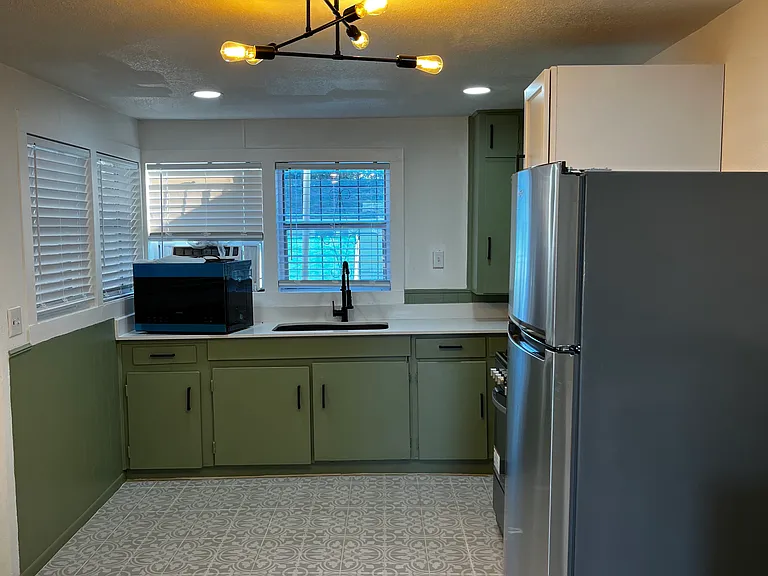 628 Sherman St #2 — Photo 6