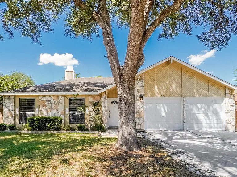 2743 Knoll Tree St — Photo 1