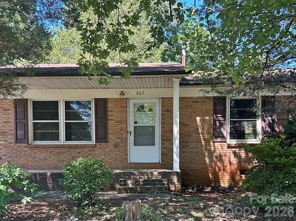 667 Kilborne Dr, Gastonia, NC 28052