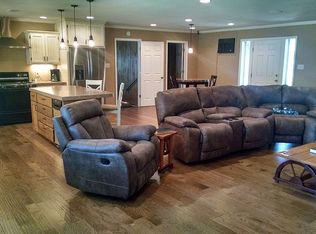 806 8th St, Barling, AR 72923