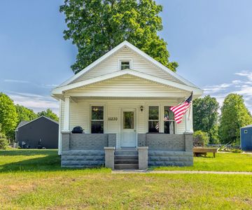 15230 Lincoln St, Grand Haven, MI, 49417