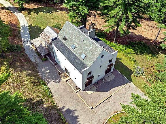 4th image of 437 Avery Hill Road