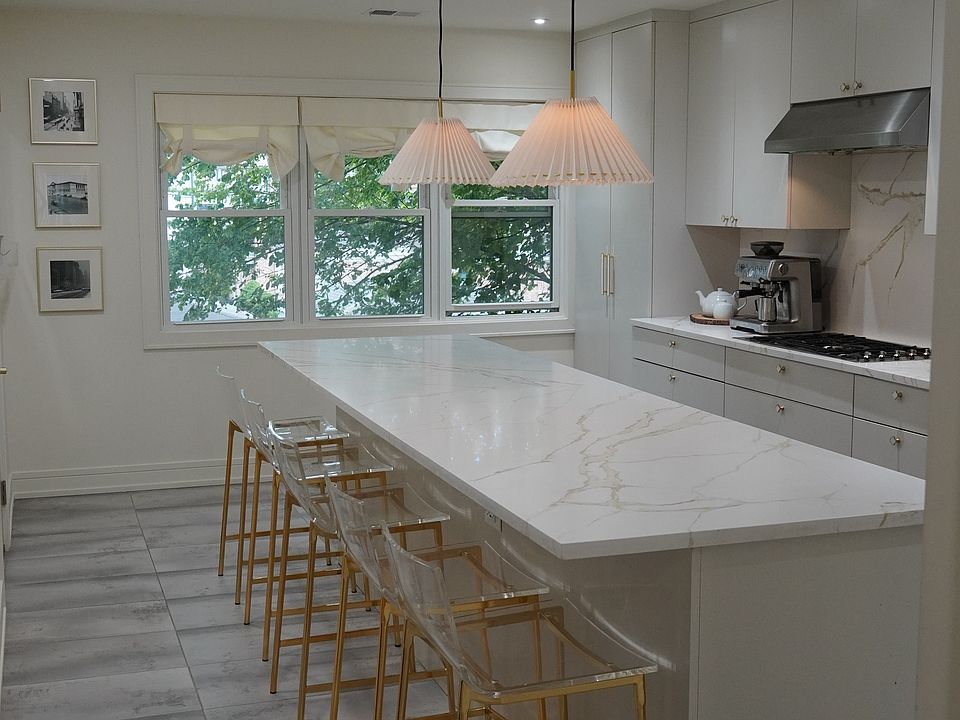 1st image of 5129 W Carmen Ave #2