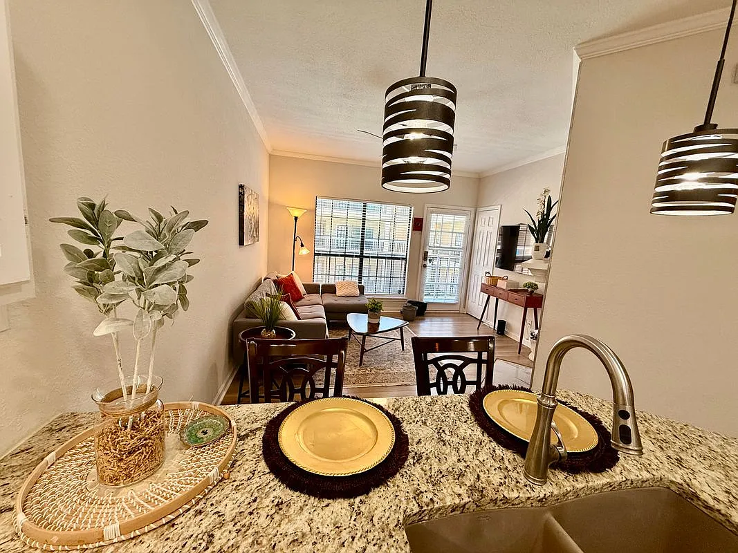 2 bed, 2.0 bath, 874 sqft, $2,495 — Photo 3