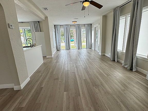 4th image of 65 Live Oak Ave