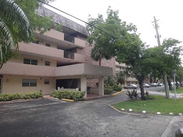 1st image of 3600 NE 170 St 310 #310
