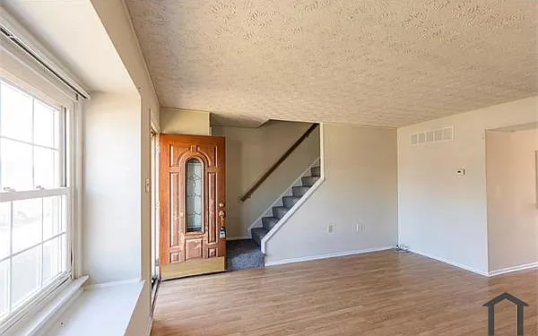 9606 Baron Pl — Photo 2
