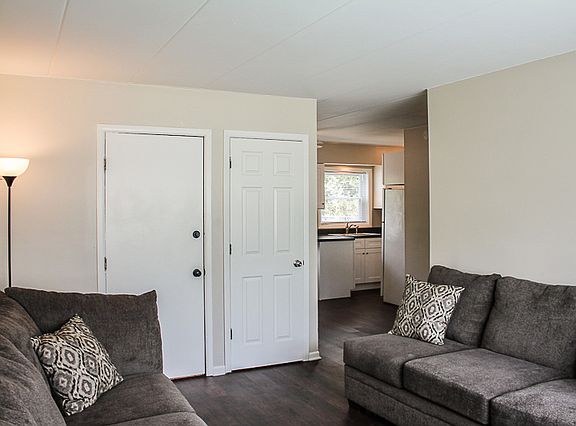 3rd image of 104 W Willow St APT 1E