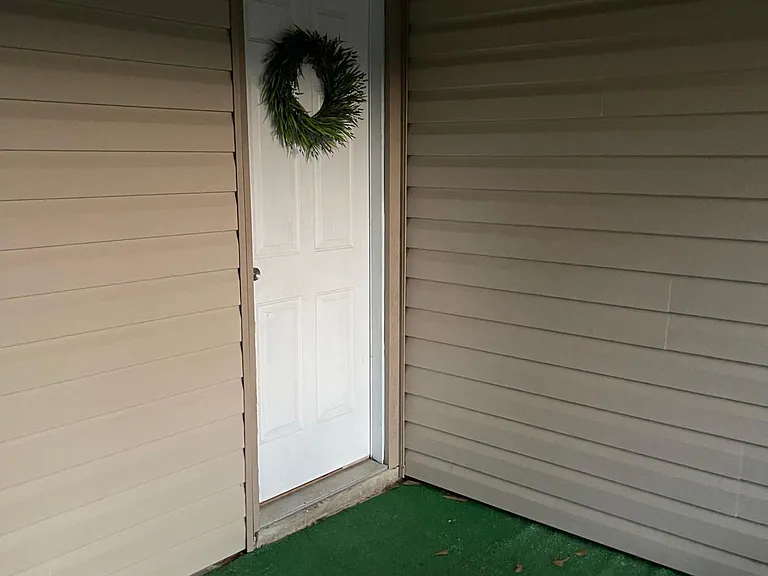 6455 Waverly Dr N — Photo 25