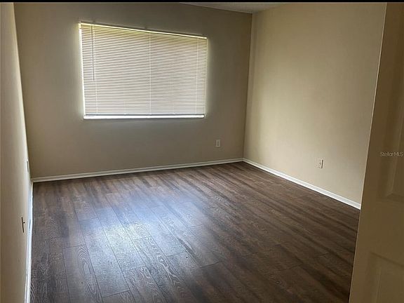 4th image of 670 Kenwick Cir APT 204