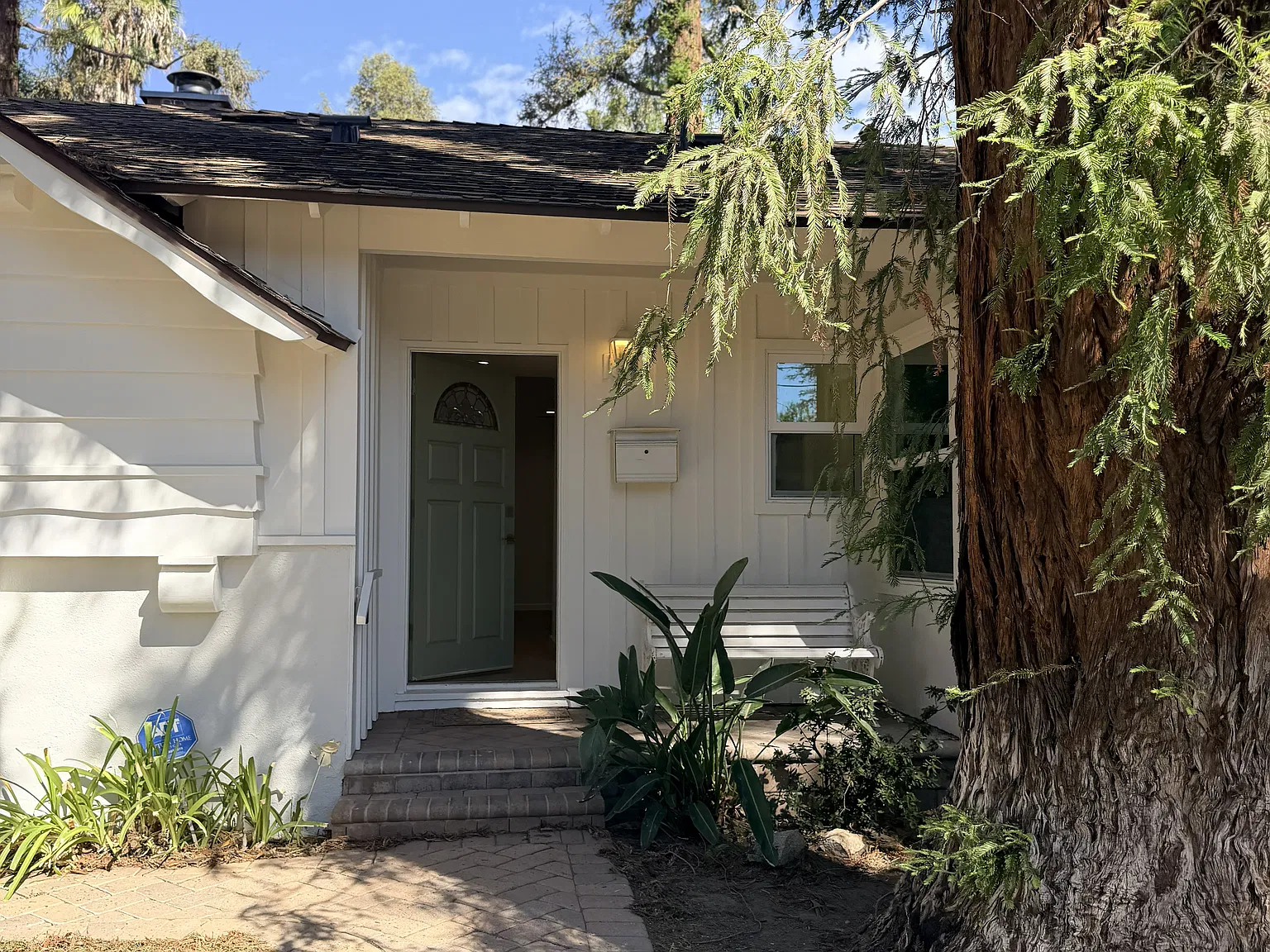 4 bed, 2502 sqft, $4,950 — Photo 3