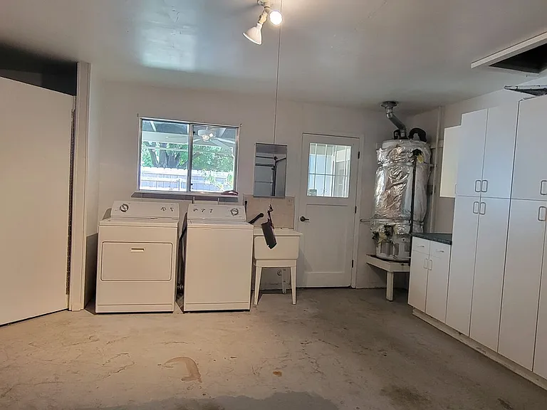1855 Del Mar Ave — Photo 17