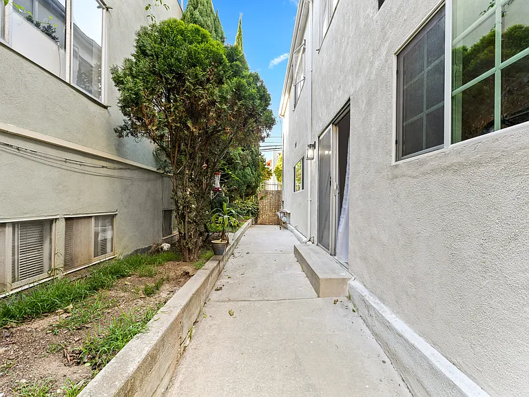 1102 Euclid St #1 — Photo 34