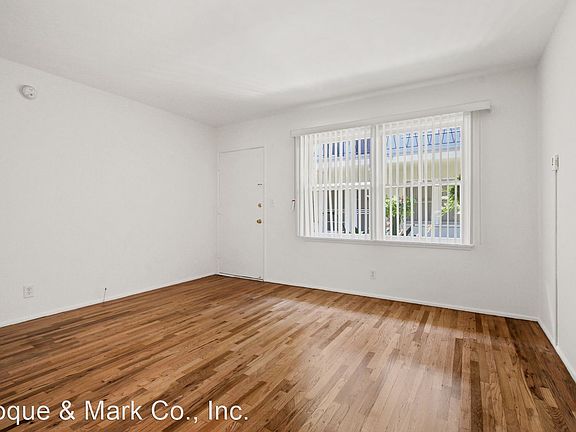 4th image of 10906 Santa Monica Blvd #3A