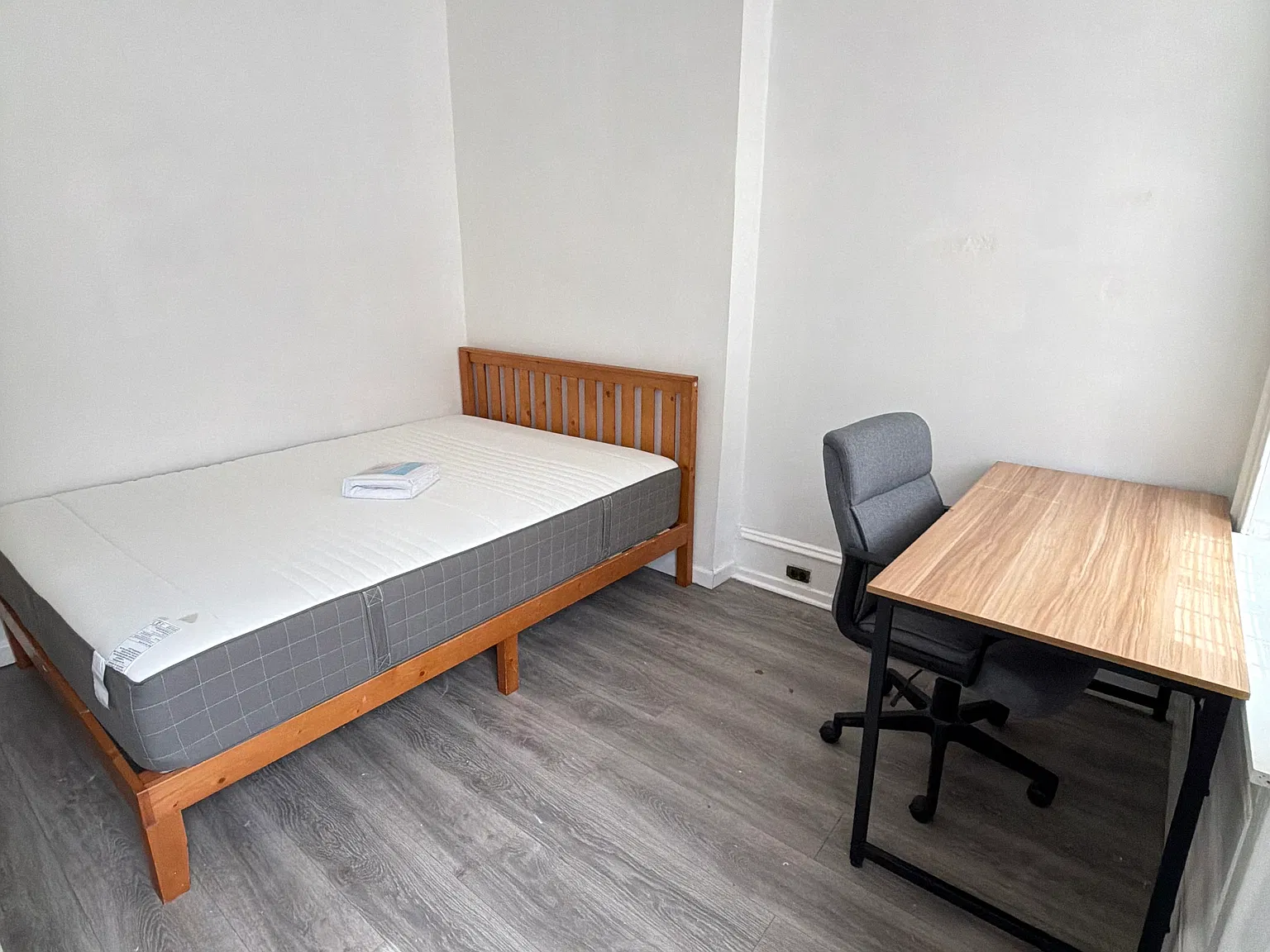 1 bed, 120 sqft, $900 — Photo 2