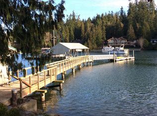 14530 Sivertson Rd NE, Bainbridge Island, WA 98110