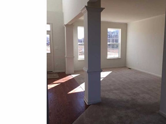 5th image of 411 Blackburn Ct