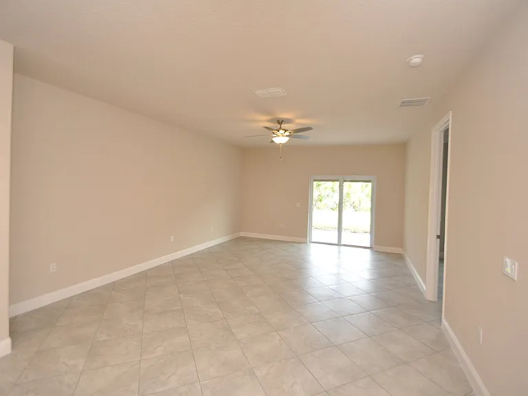 226 Coral Reef Ct N #B — Photo 14