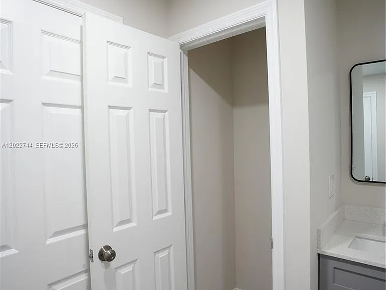 2573 Conroy Dr — Photo 25