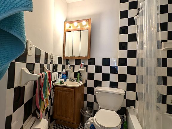 5th image of 1742 1st Ave APT 4A